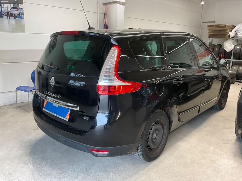 Renault Grand Scenic 1.6 dCi BOSE Edition 2012 – снимка 2
