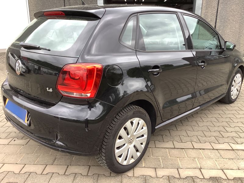 Volkswagen Polo 1.4 FSI Comfortline 2011 – снимка 2