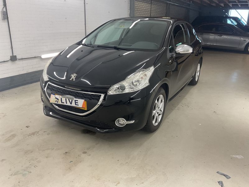Peugeot 208 1.2 e-VTi Style 2014 – снимка 1