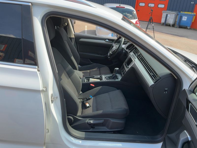 Volkswagen Passat 1.6 TDI Comfortline BlueMotion Tech 2016 – снимка 16