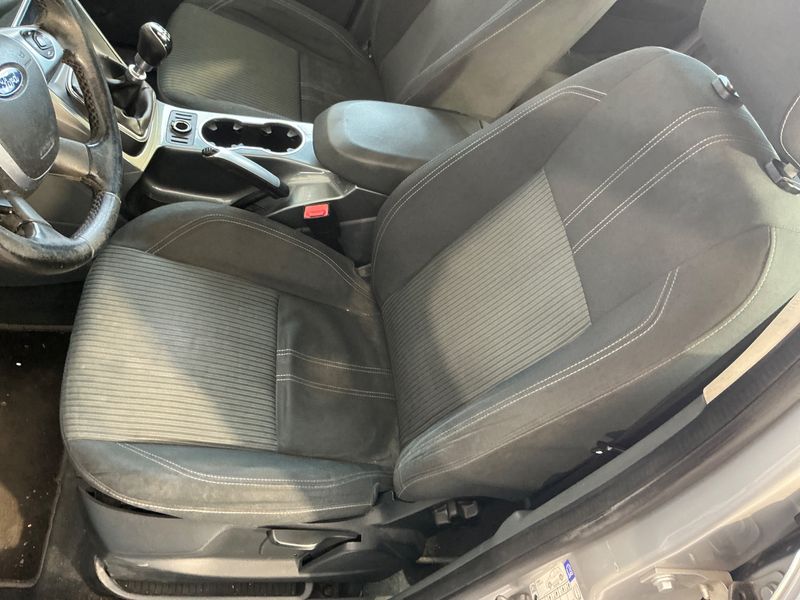 Ford C-Max 1.6 TDCi Titanium 2015 – снимка 24