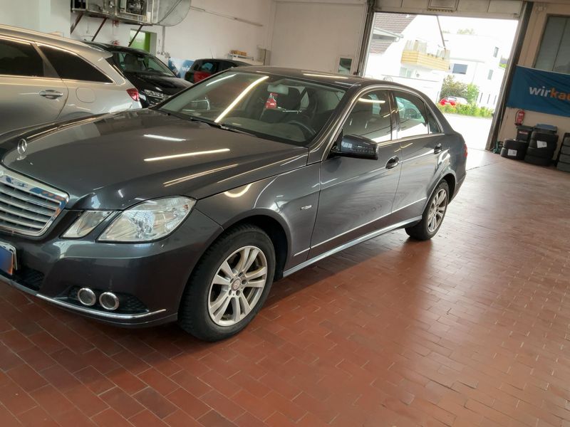 Mercedes-Benz E-Klasse E 200 CGI BlueEfficiency Elegance 2009 – снимка 2
