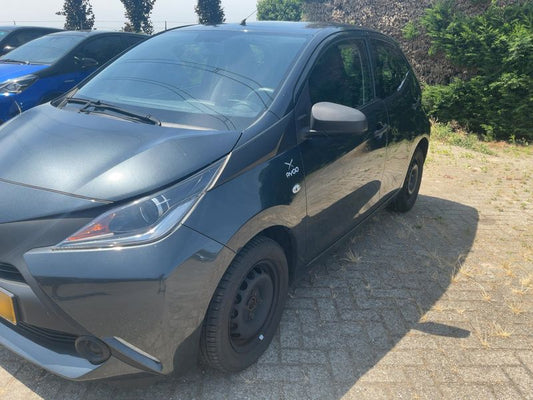 Toyota Aygo 1.0 X 2017 – снимка 2