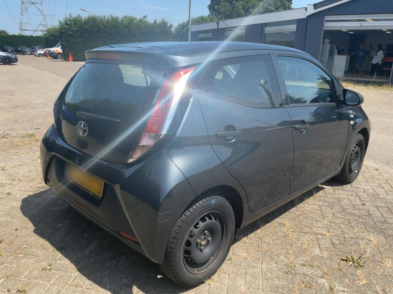 Toyota Aygo 1.0 X 2017 – снимка 8