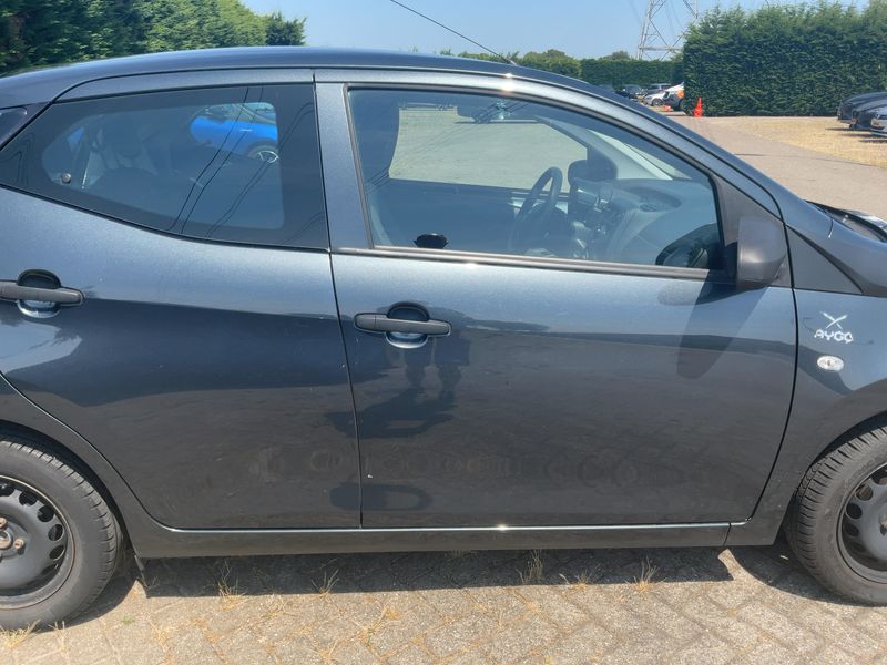 Toyota Aygo 1.0 X 2017 – снимка 10