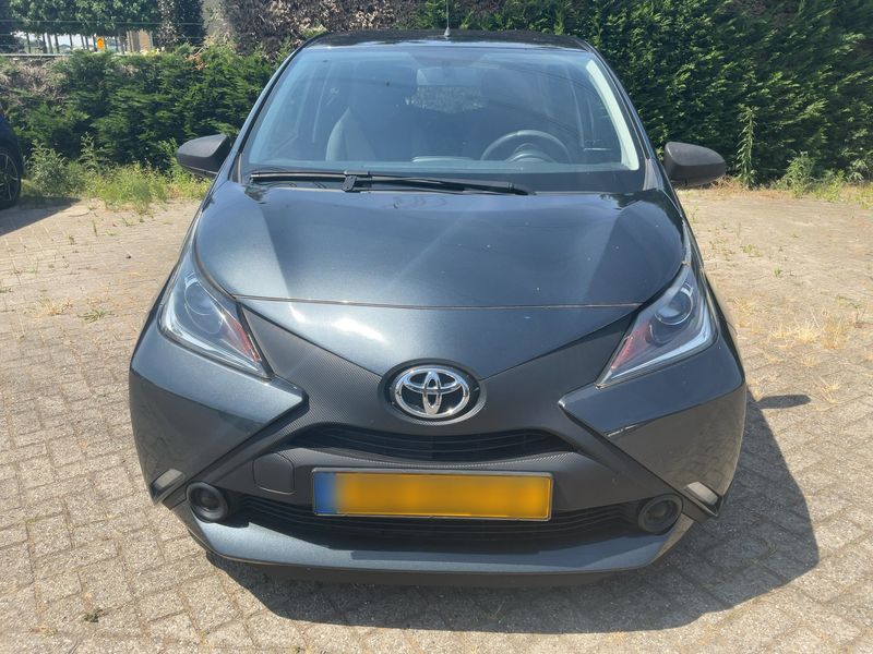 Toyota Aygo 1.0 X 2017 – снимка 14