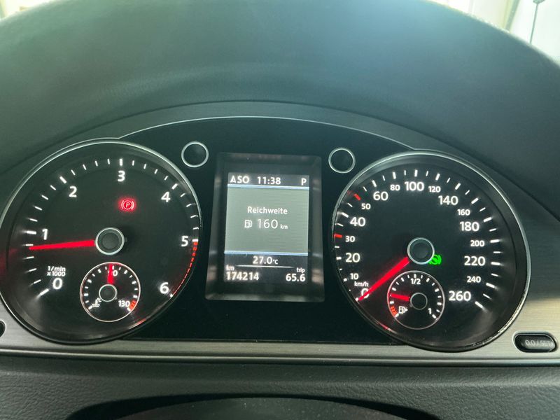 Volkswagen Passat 1.6 TDI Comfortline BlueMotion Tech 2013 – снимка 19