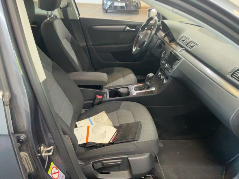 Volkswagen Passat 1.6 TDI Comfortline BlueMotion Tech 2013 – снимка 17