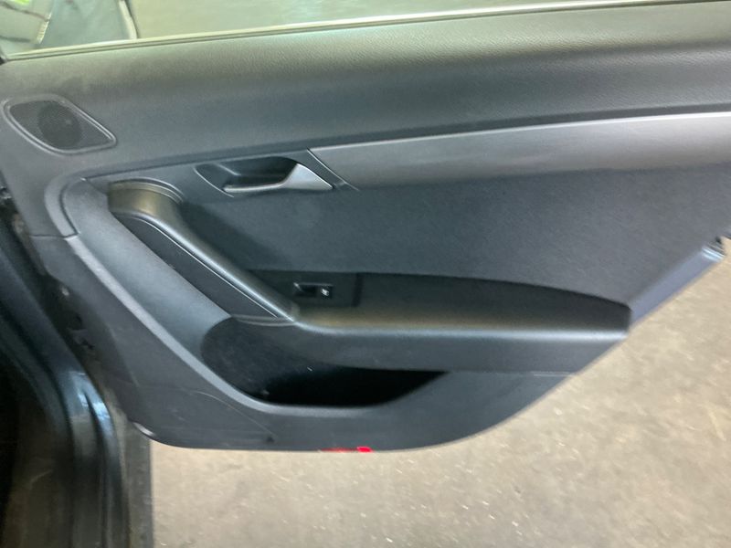 Volkswagen Passat 1.6 TDI Comfortline BlueMotion Tech 2013 – снимка на щета 50