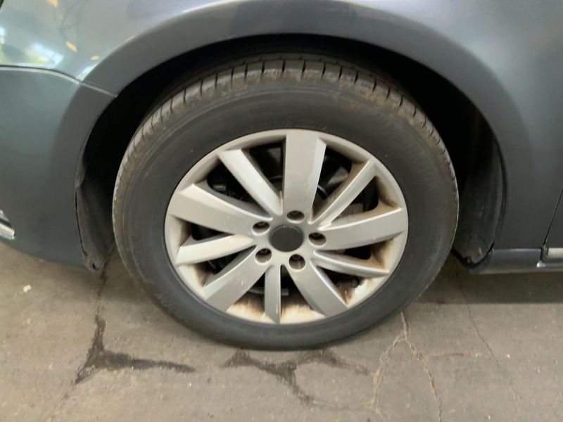 Volkswagen Passat 1.6 TDI Comfortline BlueMotion Tech 2013 – снимка на щета 3
