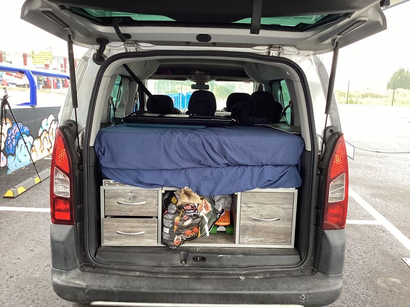 Peugeot Partner 1.6 Blue-HDi Outdoor 2017 – снимка 15