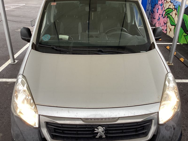 Peugeot Partner 1.6 Blue-HDi Outdoor 2017 – снимка 42