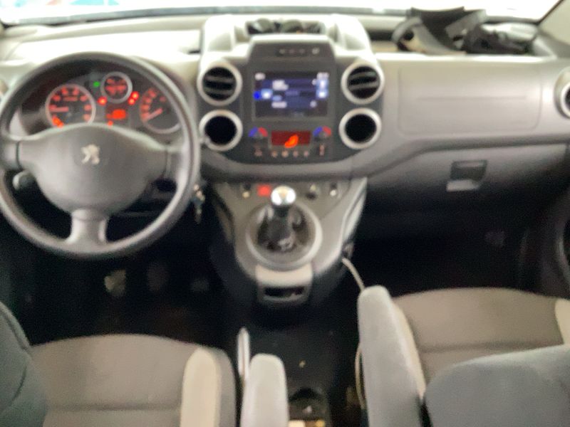 Peugeot Partner 1.6 Blue-HDi Outdoor 2017 – снимка 17
