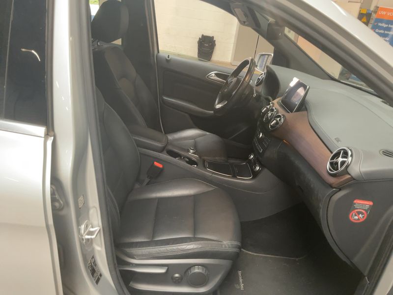 Mercedes-Benz B-Klasse B 200 Urban 2015 – снимка 16