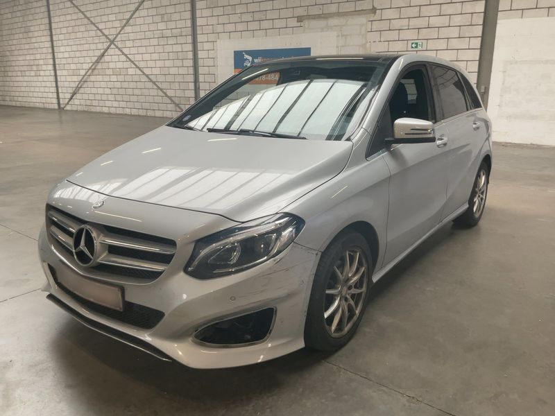 Mercedes-Benz B-Klasse B 200 Urban 2015 – снимка 1