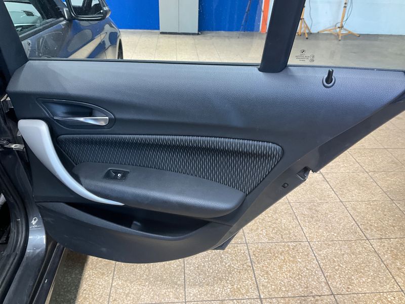 BMW 1er 118i Advantage 2018 – снимка 27