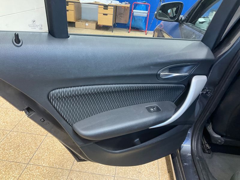 BMW 1er 118i Advantage 2018 – снимка 28