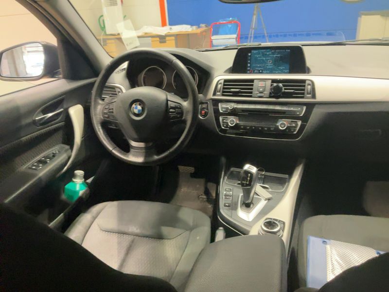 BMW 1er 118i Advantage 2018 – снимка 17