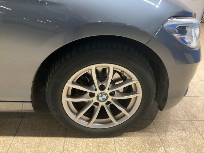 BMW 1er 118i Advantage 2018 – снимка 11