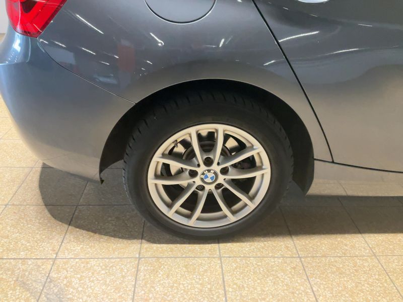BMW 1er 118i Advantage 2018 – снимка 9