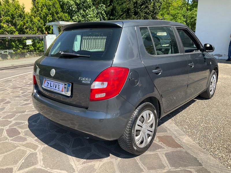 Skoda Fabia 1.2 TSI Style 2010 – снимка 2