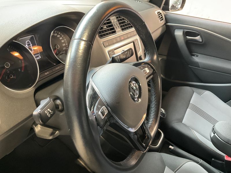 Volkswagen Polo 1.2 TSI Allstar BlueMotion Tech 2016 – снимка 23