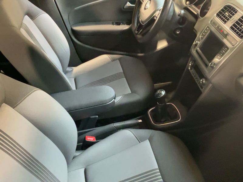 Volkswagen Polo 1.2 TSI Allstar BlueMotion Tech 2016 – снимка 17