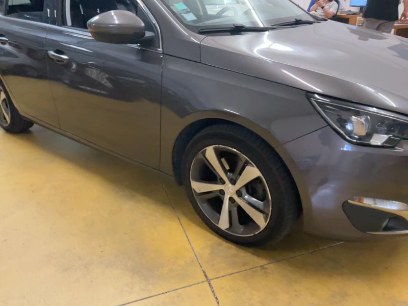 Peugeot 308 2.0 Blue-HDi Feline 2014 – снимка 12
