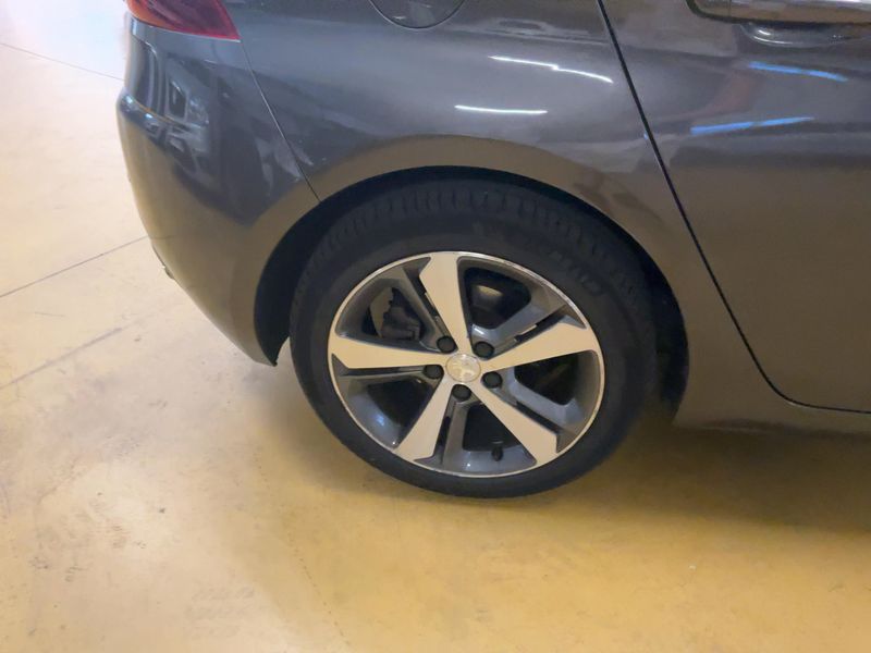 Peugeot 308 2.0 Blue-HDi Feline 2014 – снимка 9