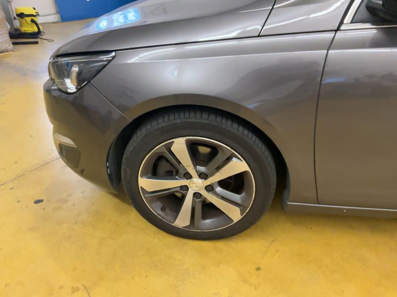 Peugeot 308 2.0 Blue-HDi Feline 2014 – снимка 3