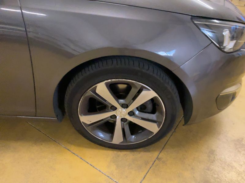 Peugeot 308 2.0 Blue-HDi Feline 2014 – снимка 11