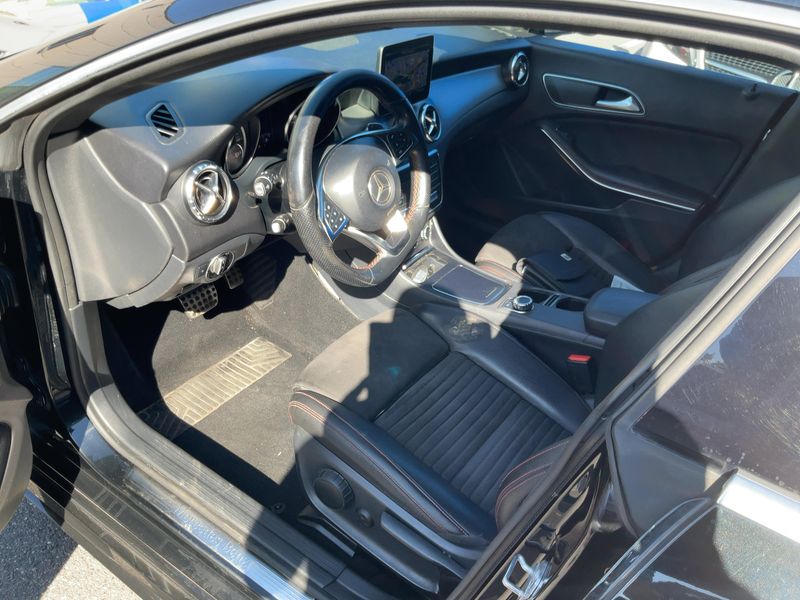 Mercedes-Benz CLA-Klasse CLA 200 Shooting Brake AMG Line 2019 – снимка 17