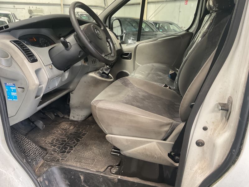 Opel Vivaro 1.9 CDTI Kasten L1H1 2,7t 2006 – снимка 3