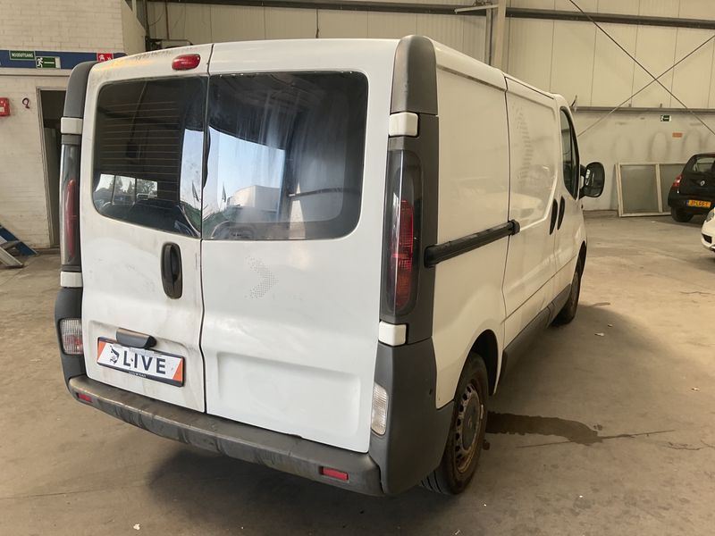 Opel Vivaro 1.9 CDTI Kasten L1H1 2,7t 2006 – снимка 2