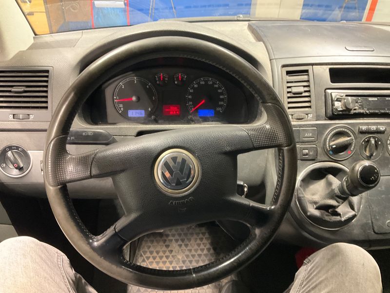Volkswagen T5 Multivan 2.5 TDI Comfortline 2004 – снимка 17