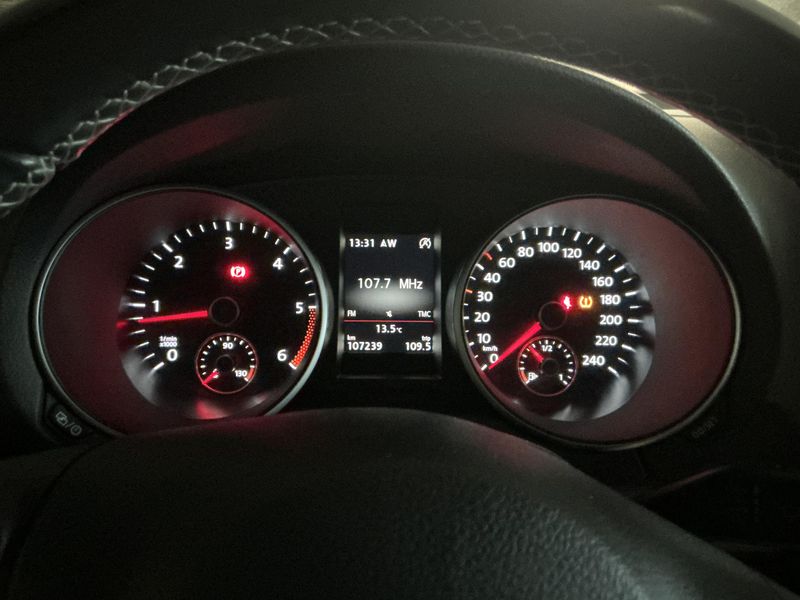 Volkswagen Golf VI 1.6 TDI Lounge BlueMotion Tech 2015 – снимка 18