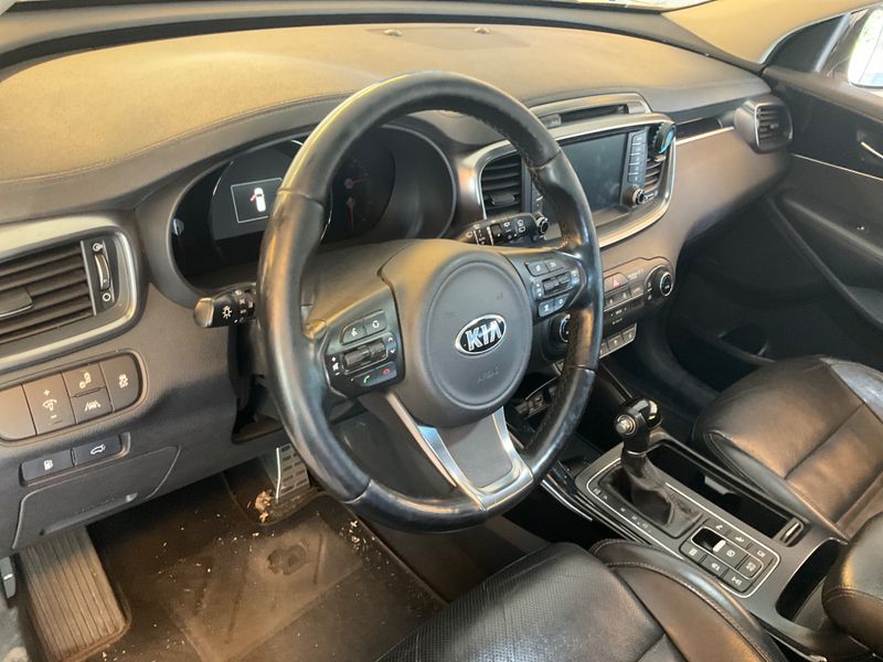 Kia Sorento 2.2 CRDi R 4WD 2017 – снимка 23