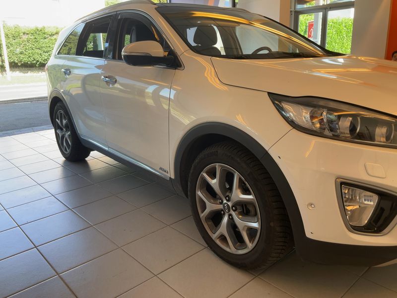 Kia Sorento 2.2 CRDi R 4WD 2017 – снимка 12