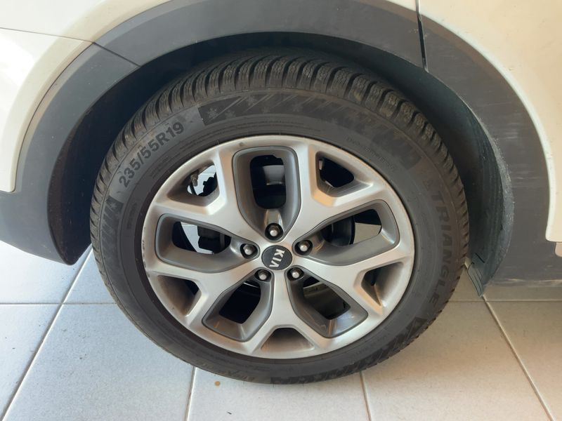 Kia Sorento 2.2 CRDi R 4WD 2017 – снимка 9