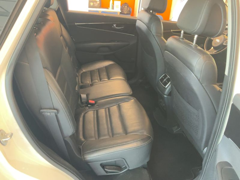 Kia Sorento 2.2 CRDi R 4WD 2017 – снимка 19