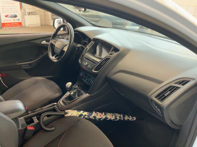 Ford Focus 1.0 EcoBoost ST-Line 2017 – снимка 17