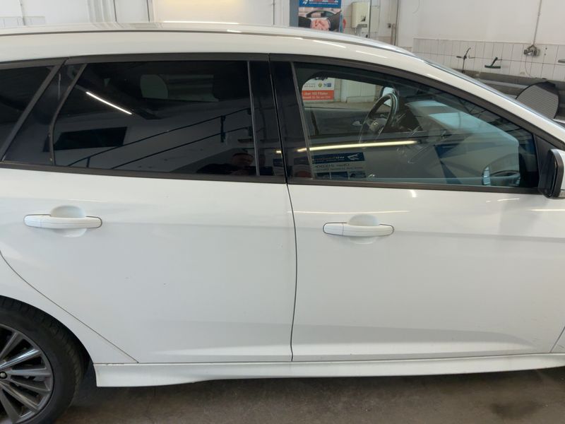 Ford Focus 1.0 EcoBoost ST-Line 2017 – снимка 10