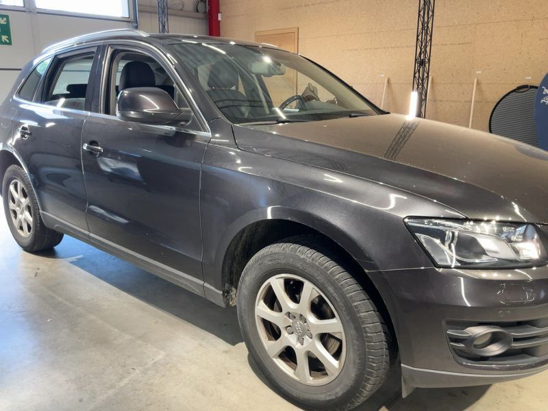 Audi Q5 2.0 TDI quattro 2009 – снимка 12