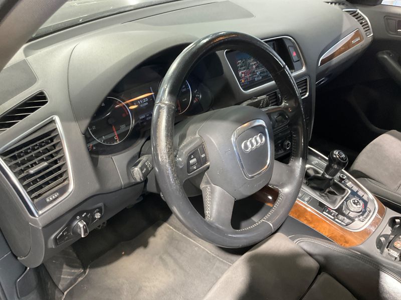 Audi Q5 2.0 TDI quattro 2009 – снимка 33