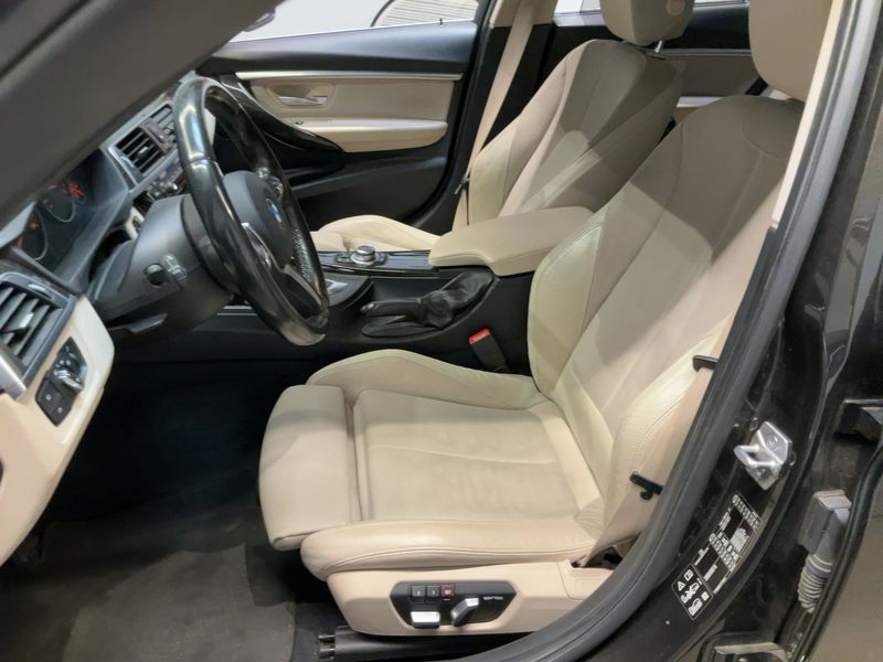 BMW 3er 330d xDrive Sport Line 2015 – снимка 11