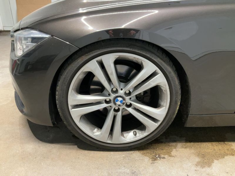 BMW 3er 330d xDrive Sport Line 2015 – снимка 17