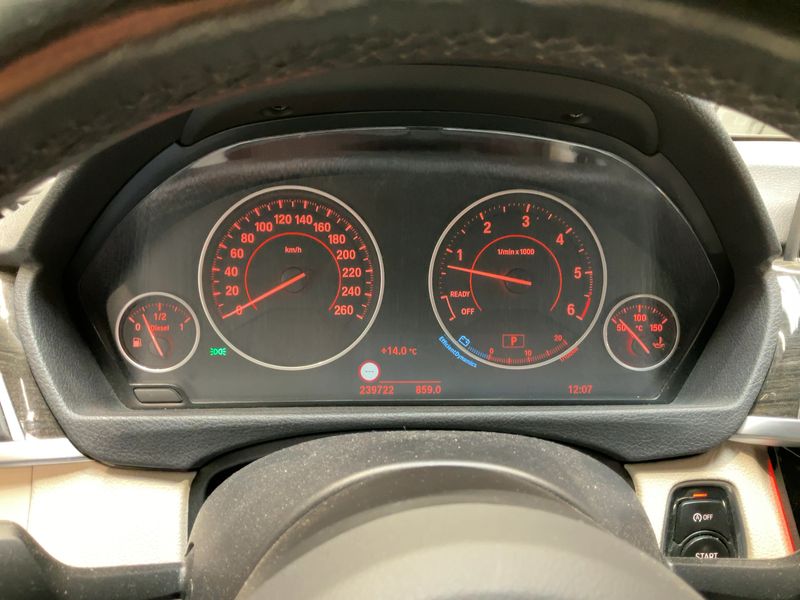 BMW 3er 330d xDrive Sport Line 2015 – снимка 13