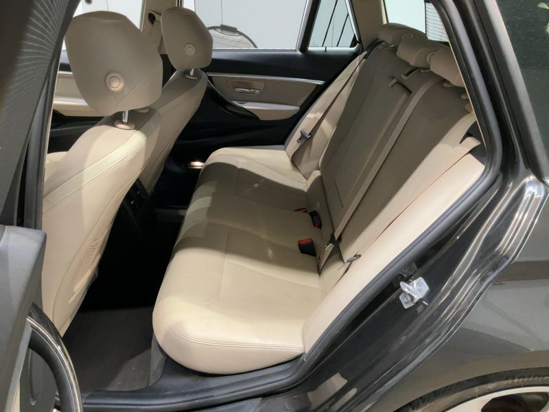 BMW 3er 330d xDrive Sport Line 2015 – снимка 14
