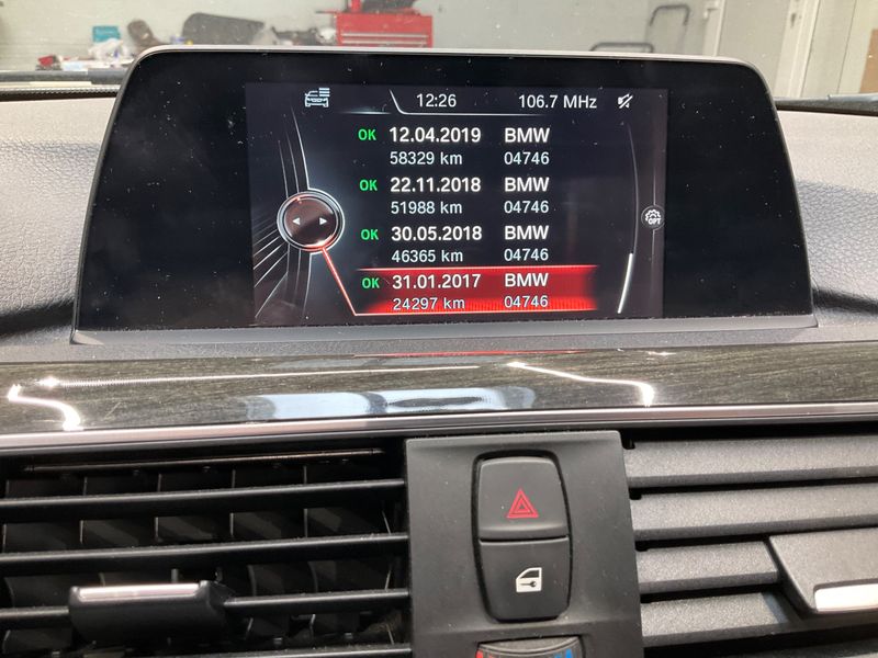 BMW 3er 330d xDrive Sport Line 2015 – снимка 23