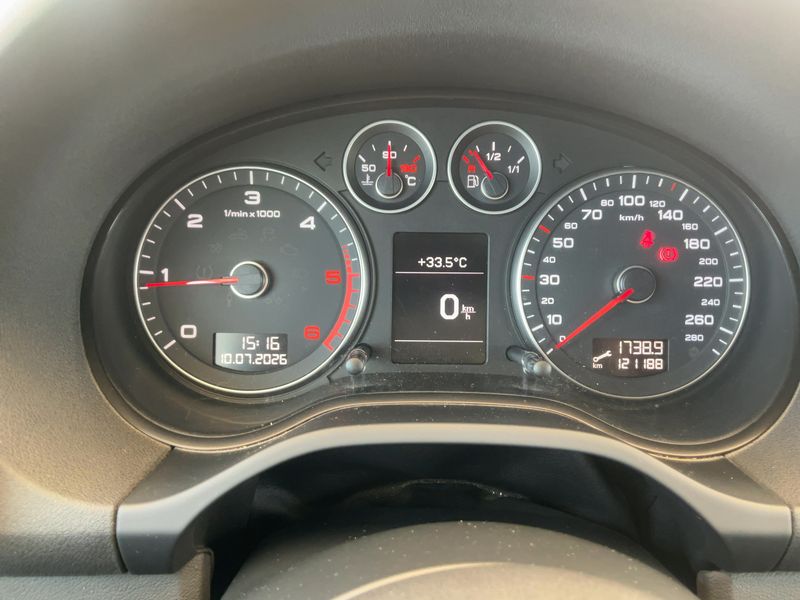 Audi A3 1.6 TDI Ambition 2009 – снимка 18